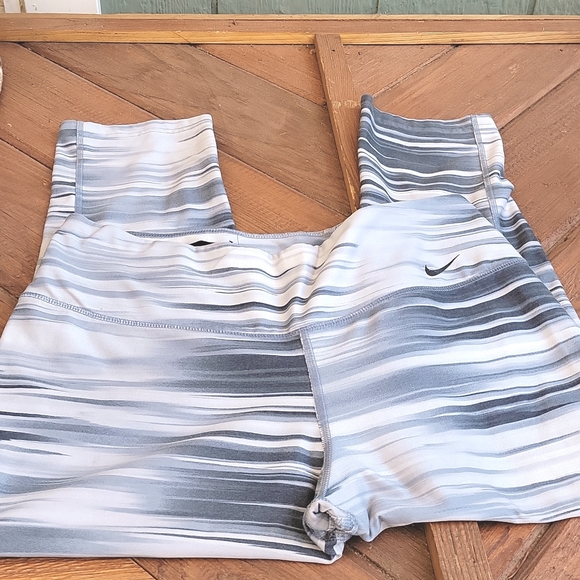 🍃 Nike Dri-Fit leggings M - Picture 3 of 8